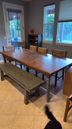 FREE kitchen table 5 chairs in a bench