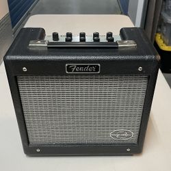 GUITAR AMP, FENDER, G-DEC Junior 10" LNC. Built in Digital EFX!  Awesome for practice, session or small Gigs.  No pedal efx needed