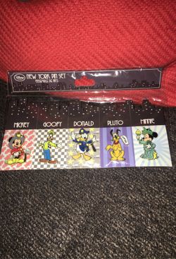 Disney pin-New York Disney store exclusive- new
