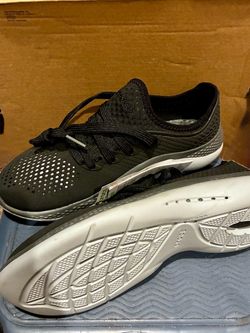 Crocs Low-Top Sneakers Black and White