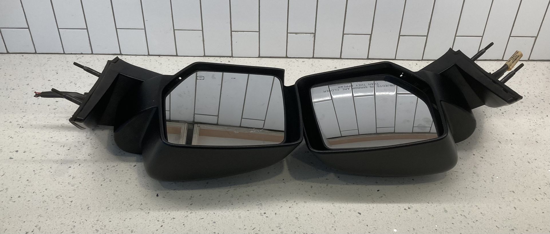 Both Side View Mirrors For A Nitro Or Liberty 2011