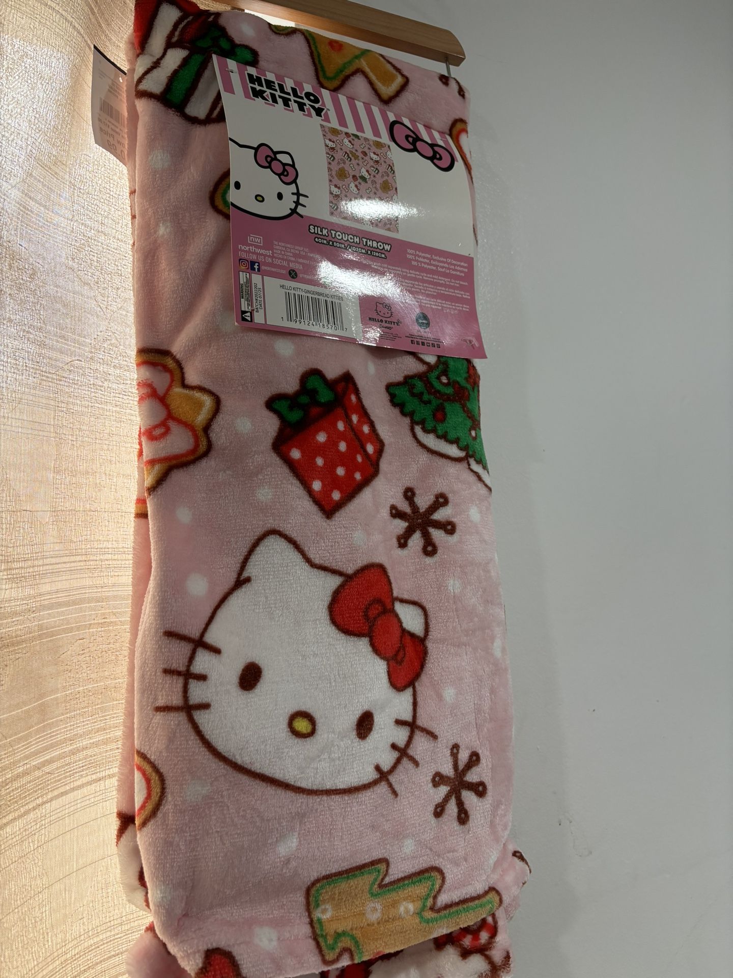 Hello Kitty Christmas Blankets πβ¨