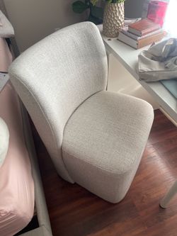 Desk Chair on Wheels