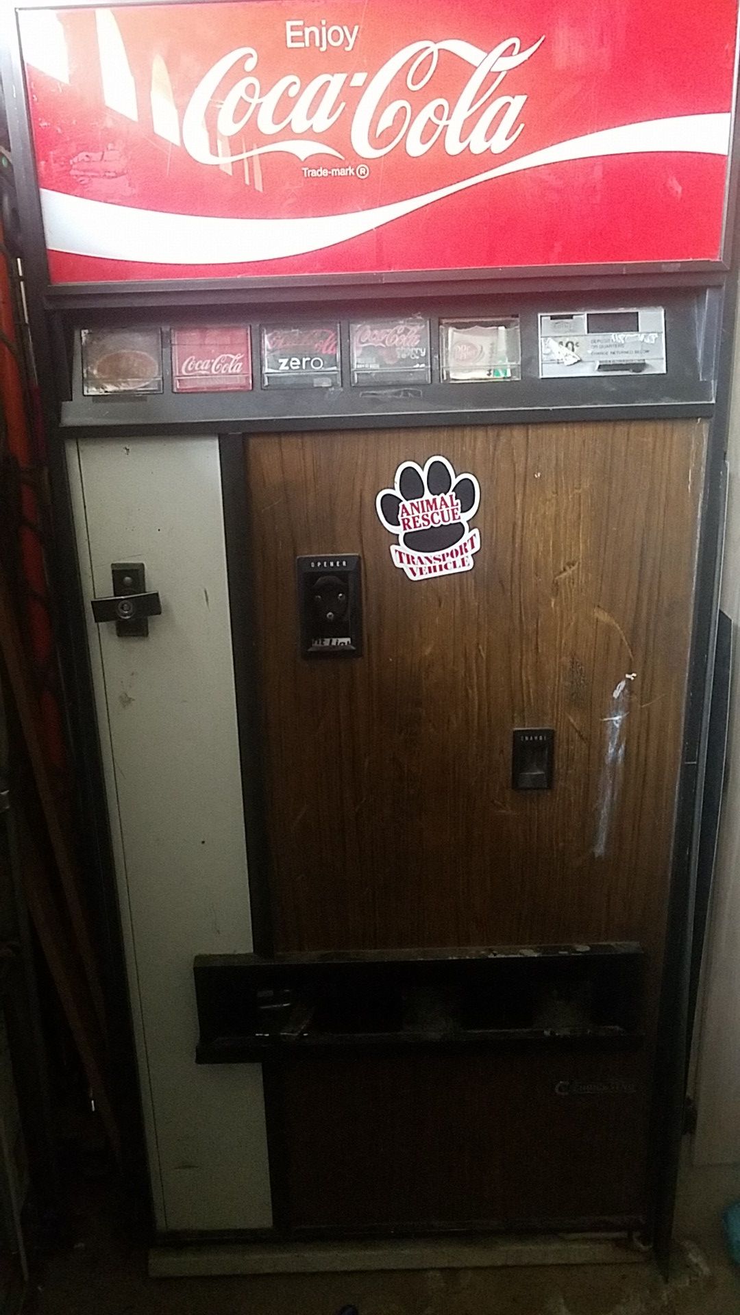Coca cola soda machine