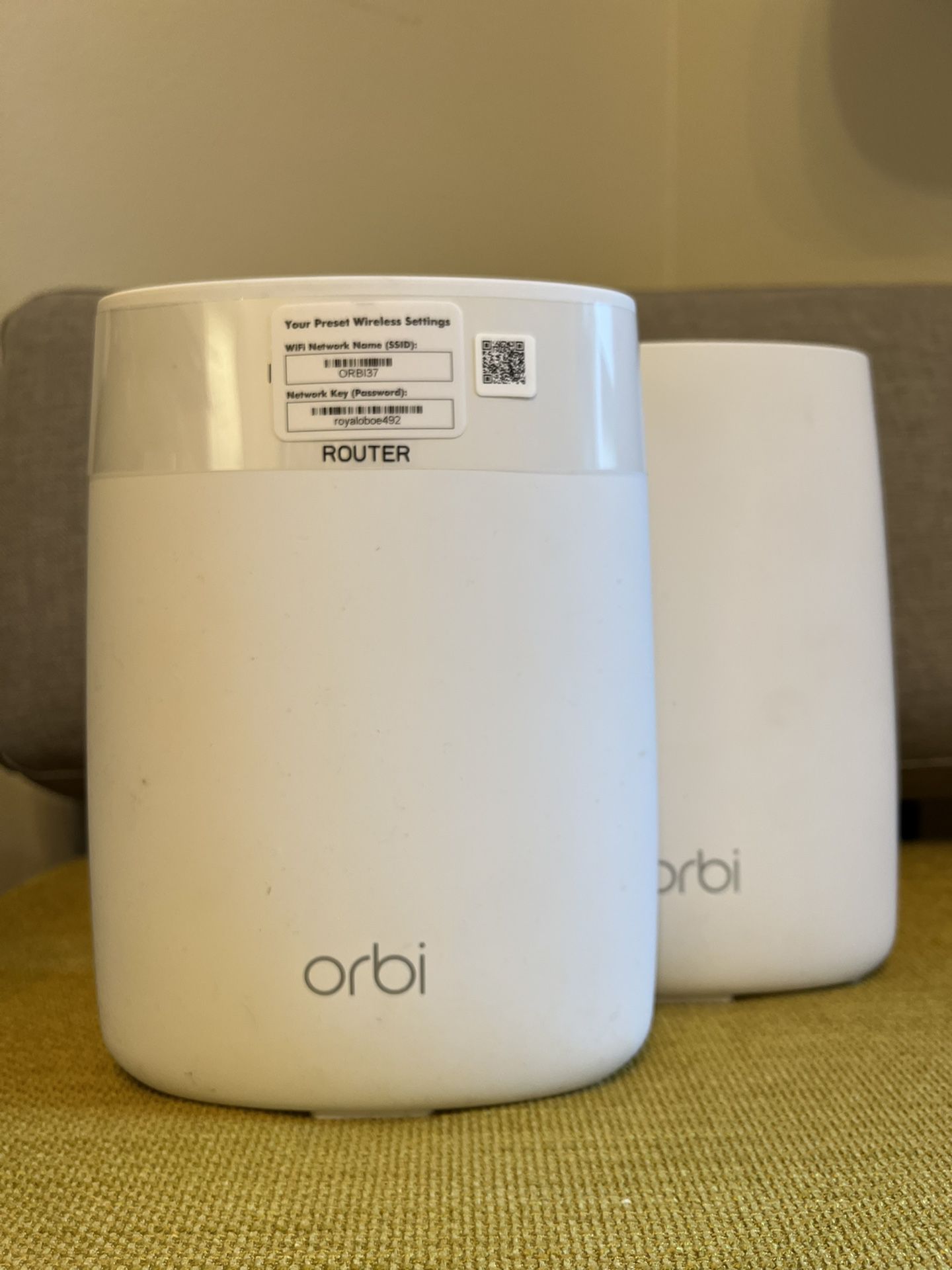 Netgear ORBI Router (RBR50) And Satelite (RBS50) Wi-Fi System 