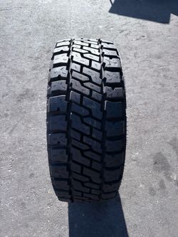(1) Mickey Thompson Baja Legend EXP 35x12.50R17