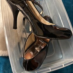 Women’s shoe 8 1/2 only worn once