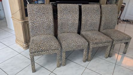 4 leopard 🐆 chairs