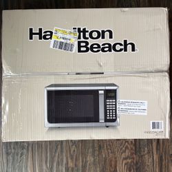 Hamilton Beach Stainless Steel Microwave (900 Watts/0.9 CU.FT)