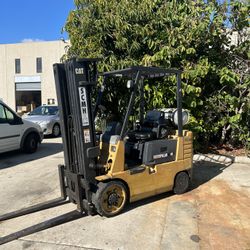 Caterpillar Forklift 