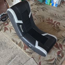 XRocker Gaming Chair With Speakers 