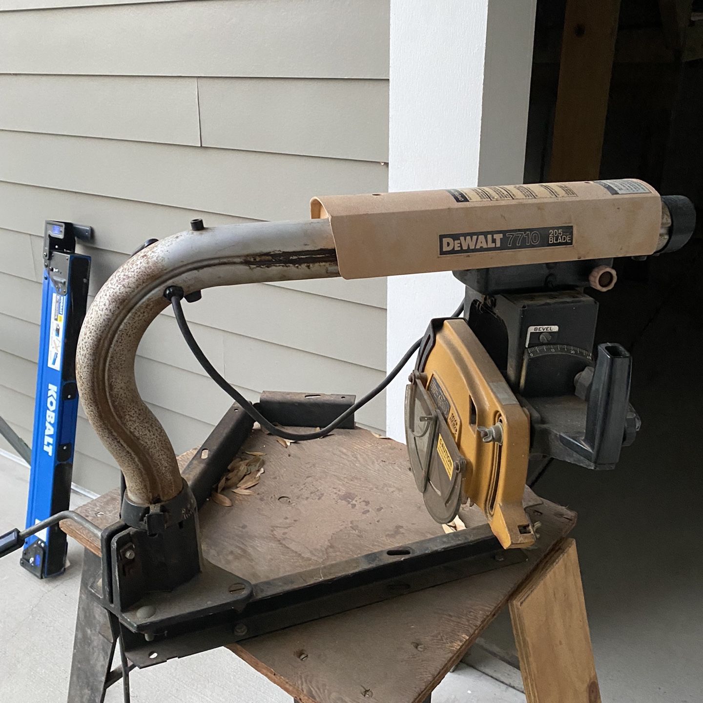 Dewalt Radial Arm Saw for Sale in Mount Pleasant SC OfferUp