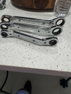 sSet of 3craftman  ratchet wrench