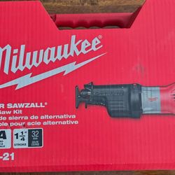 Milwaukee Super Sawzall 15A 6538-21