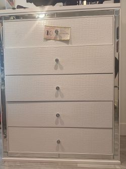 House of Hampton 5-Drawer Mirrored Chest