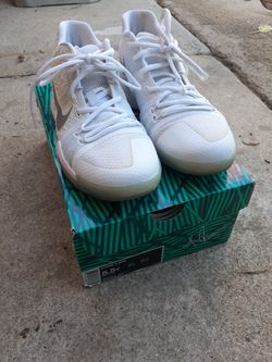 nike kyrie gs size 5.5Y