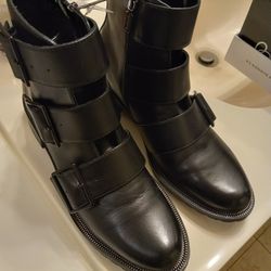 Blonde 3 Buckle Vera Black Leather Boots. Size 8