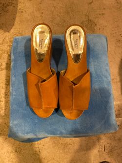 Brand new size 9.5 Vera wang