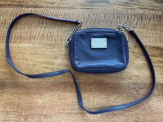 ✨MICHAEL KORS✨Purple 💜 pebbled leather crossbody bag