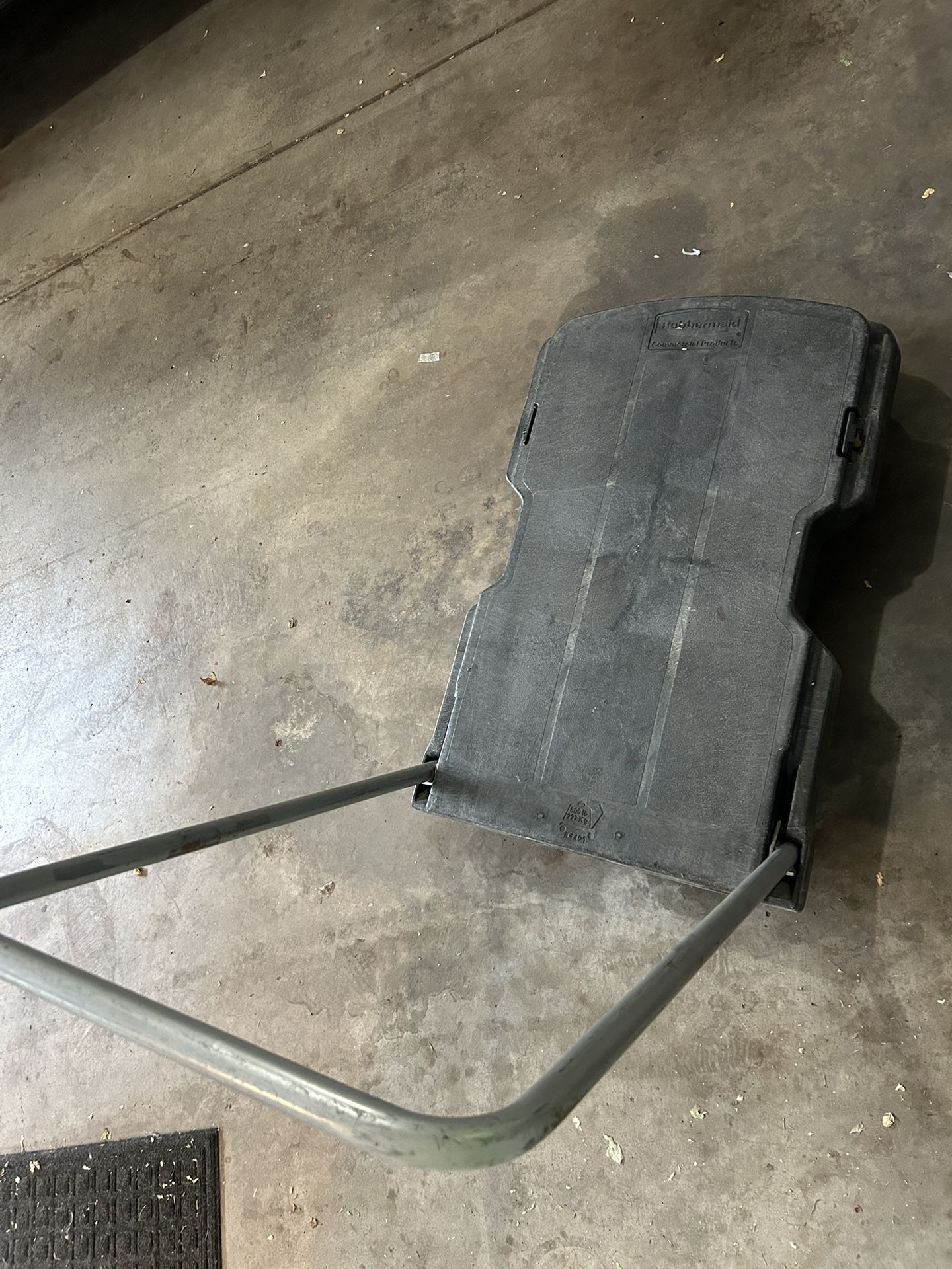 Rubbermade  Dolly Cart 500lb