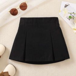Girl’s Mini black pleated skirt size 5