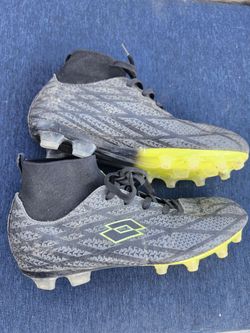 Lotto Cleats Size 6Y