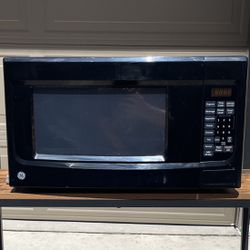 GE  Countertop Microwave 1.4 Cu. Ft 