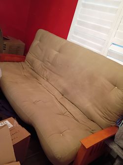 Tan futon