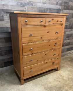Magnificent All Natural Wood SIX Drawer Dresser in New Condition