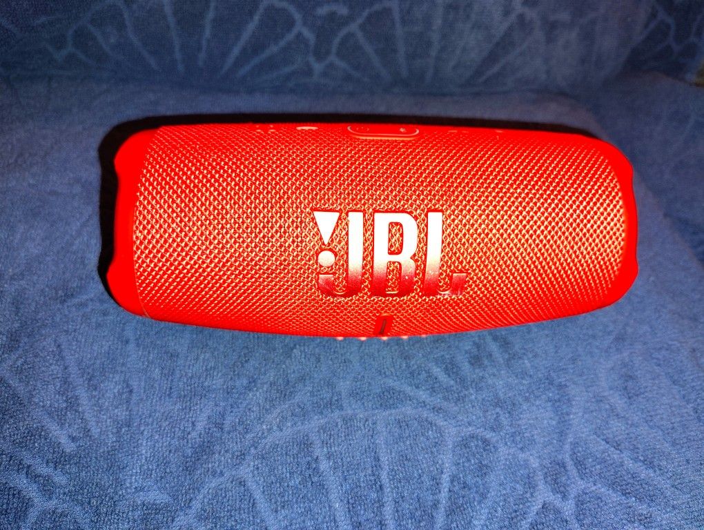 JBL Speaker Red