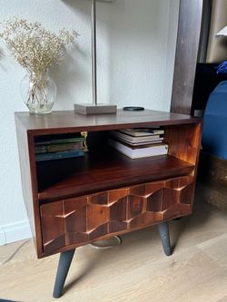 Set of 2 tables and 2 lamps