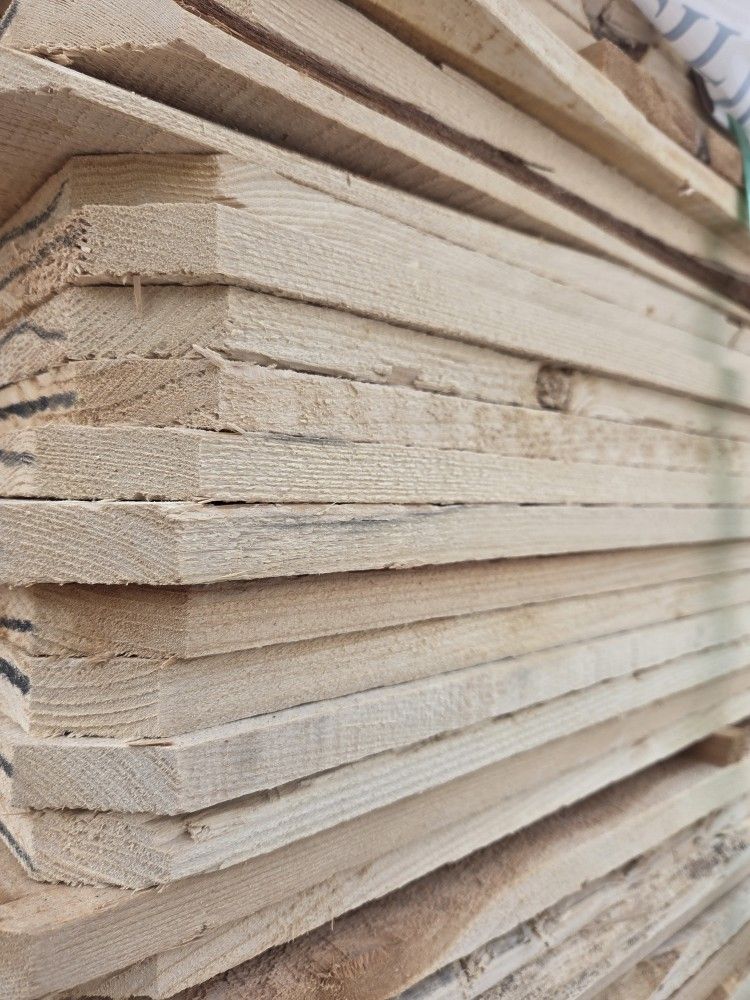 Cedar 1x6x6 Dog Ear $1.50 Each Must Take Unit