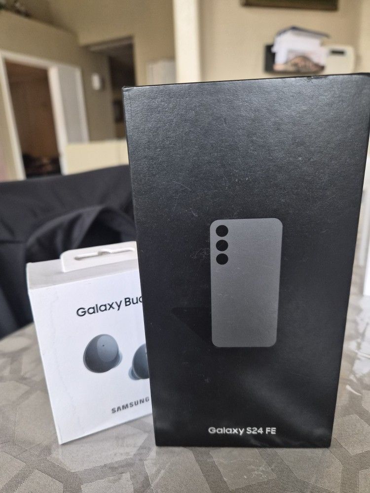 Samsung GALAXY S24FE UNLOCKED + Galaxy Buds 2