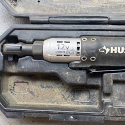 Patraca Inalámbrica Husky De 12 V Y De 3/8