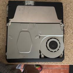 PS4(POSTING IF ANYBODY NEED PARTS HAD IT FOR YEARS)