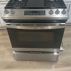 Brand New GE Stove 