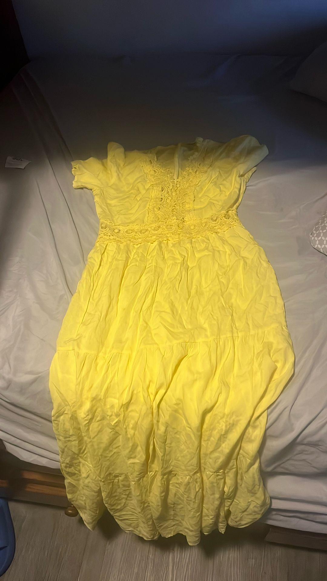 yellow dress 