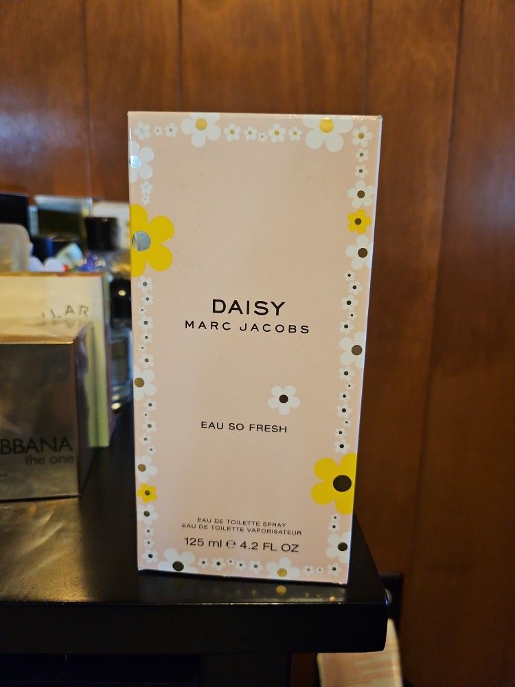 Marc Jacobs Daisy