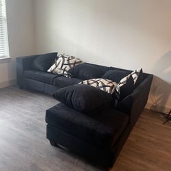 New Black Sectional Couch With Pillows