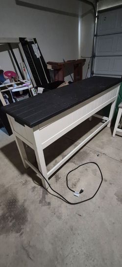Bar table