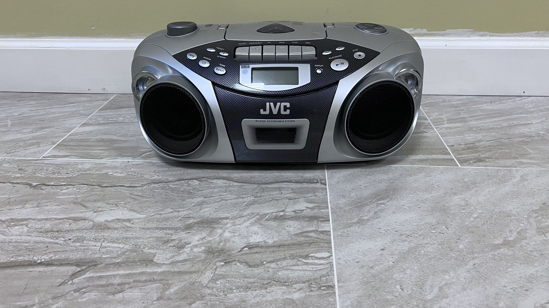 JVC AM/FM Radio With Cd and Cassette Player