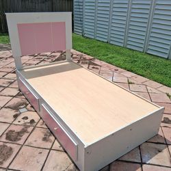 Twin size bed