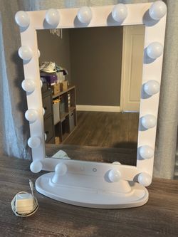 Vanity mirror