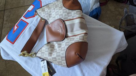 New purse $10 main and Gilbert Rd