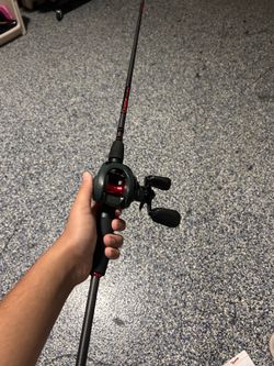 Quantum Invade Baitcaster Combo