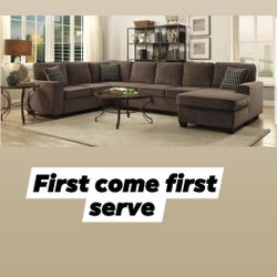 Storage SECTIONAL INCLUDES PILLOWS NEW