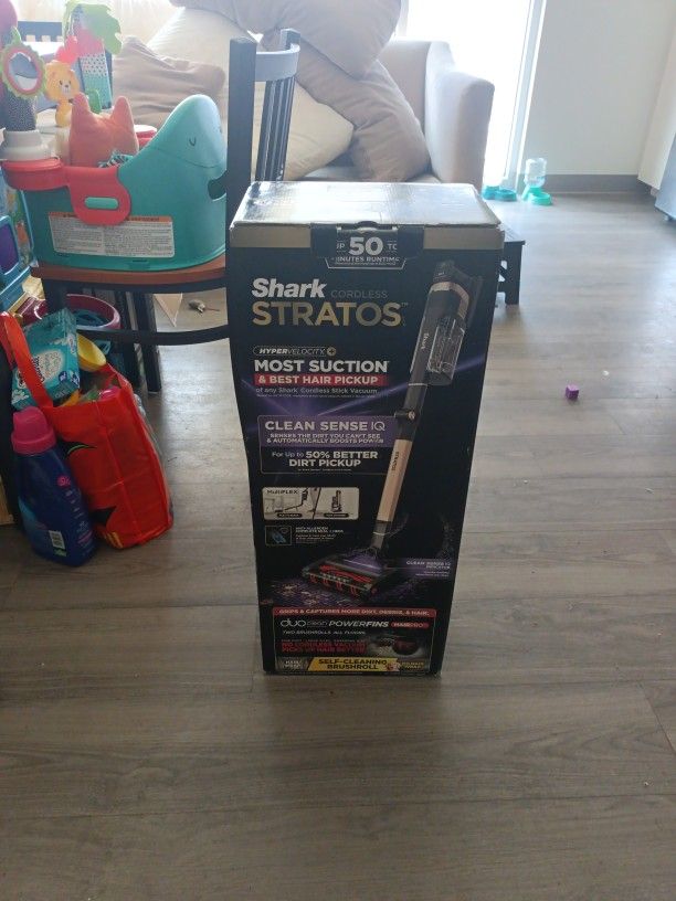Shark Stratos Cordless Vacumn
