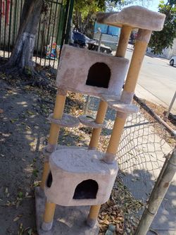 Cat tree