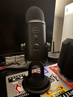 Blue Yeti USB Microphone Blackout