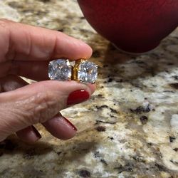 Elegant Fashion gold and cubic zirconia earrings.  Yorktown And Staples Area